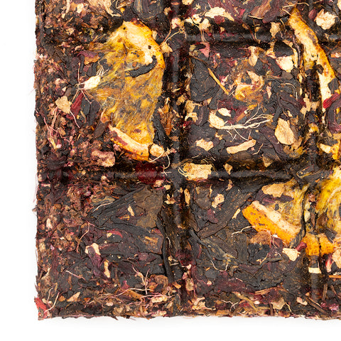 Gezellig Geperste Thee Brick – Gekruide Zwarte Thee & Kruidenmix