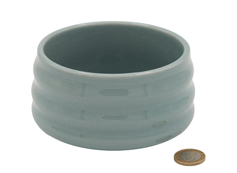 Pastelblauwe geribbelde matchakom – keramische theekom voor een rustige matcha-ervaring # 93984