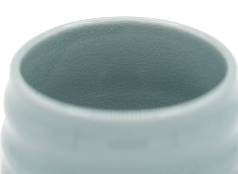 Pastelblauwe geribbelde matchakom – keramische theekom voor een rustige matcha-ervaring # 93984