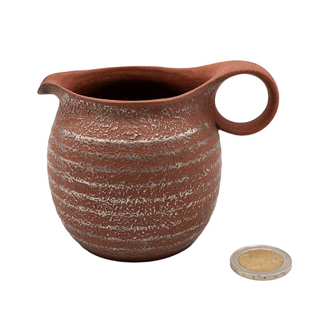 Pichet rouge émaillé avec accents argentés # 94429