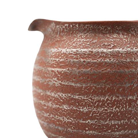 Pichet rouge émaillé avec accents argentés # 94429