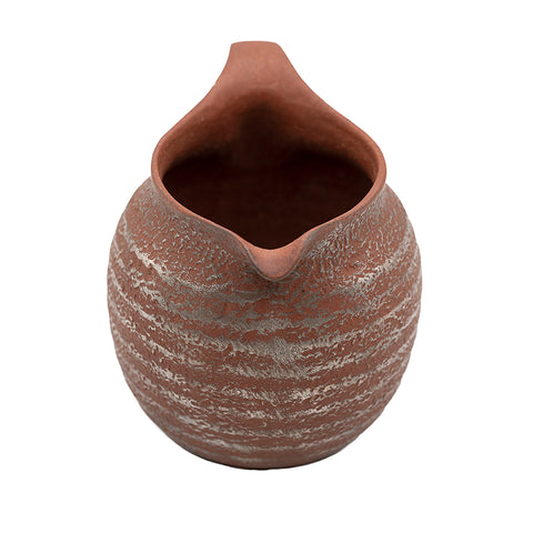 Pichet rouge émaillé avec accents argentés # 94429