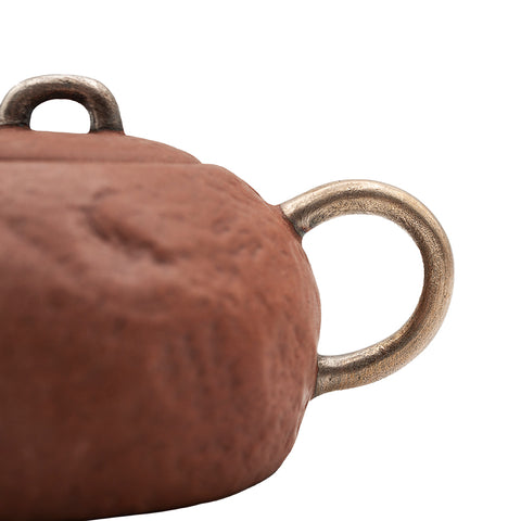 Tetera de barro rojo con acentos plateados # 94438