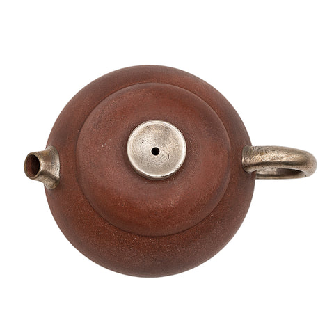 Théière ronde émaillée rouge avec accents argentés # 94433