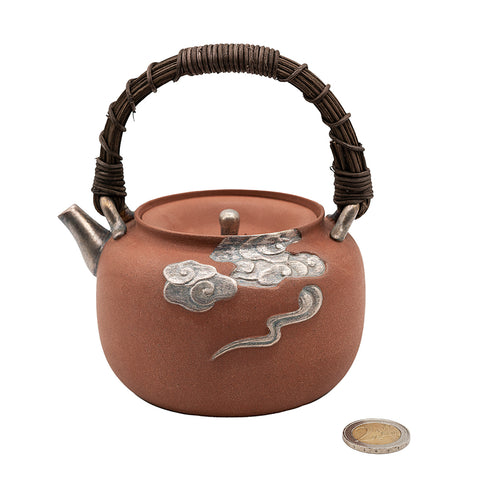 Théière émaillée rouge avec nuages auspicious # 94432