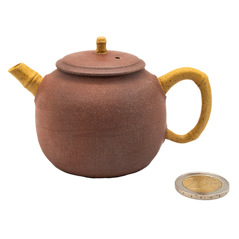 Petite théière en argile rouge avec motif bambou # 94424