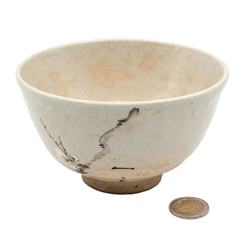 Met de hand beschilderde Matcha Chawan met pruimenbloesemmotief # 94763