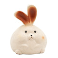 Klein handgemaakt keramisch konijntje als decoratief beeldje voor theetafel of interieur