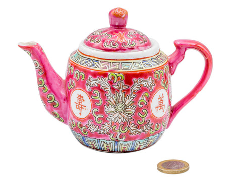 Chinese vintage porcelain tea pot. handpainted # 93198