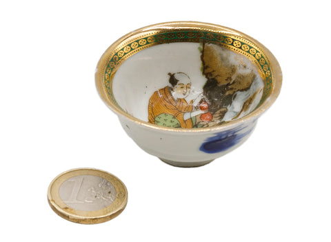 Vintage Japanese miniature tea / sake bowl, hand painted (outside) decale (inside)  # 93710