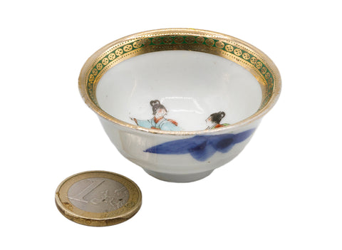 Vintage Japanese miniature tea / sake bowl, hand painted (outside) decale (inside)  # 93711