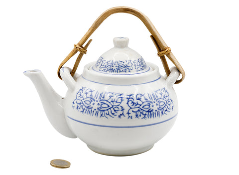 Chinese blauw-witte porseleinen theepot met bamboe handvat # 93831
