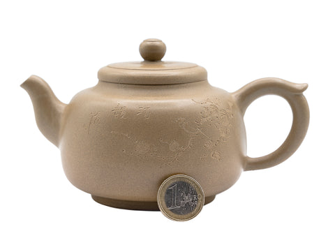 Big palace lamp Yixing teapot # 91270