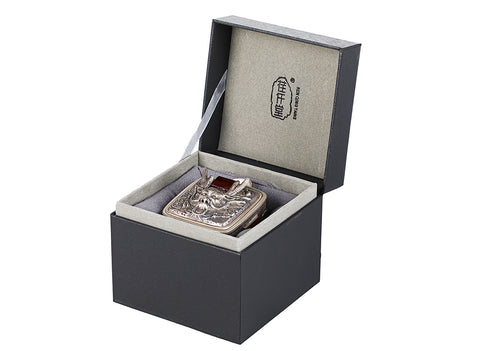 Théière carrée en argile argentée avec dragon et incrustations en bois rouge # 94468