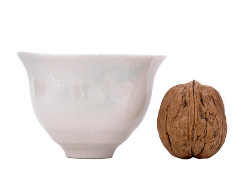 Beker Moychay 'Hond met aardbei' # 44471, keramiek/handbeschilderd, 55 ml.