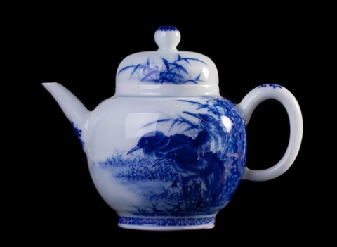 Teapot # 26233, Jingdezhen porcelain, hand painting, 230 ml.