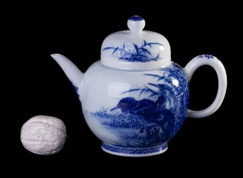 Theepot nr. 26233, Jingdezhen-porselein, handbeschilderd, 230 ml.