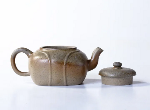 Tetera # 21663, arcilla yixing, cocción en madera, 210 ml.