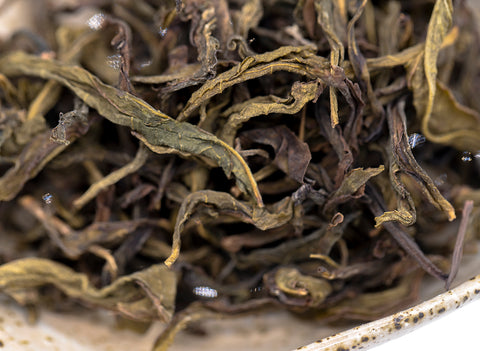 Bai Ji Guan Yan Long (Wuyi rock oolong)