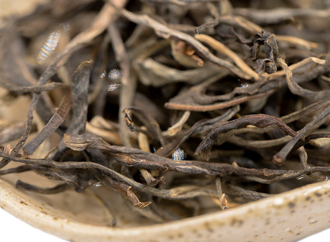 Da Bai Hao (Großer Weißer Pekoe) sheng pu-erh, 2019