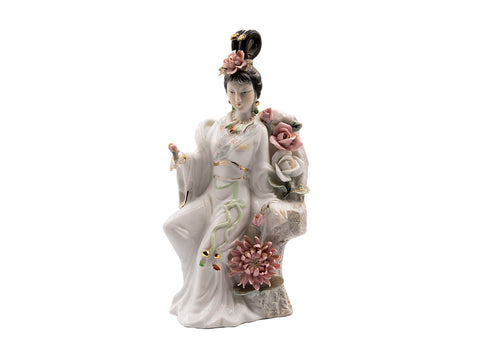 Vintage porcelein statue #90372