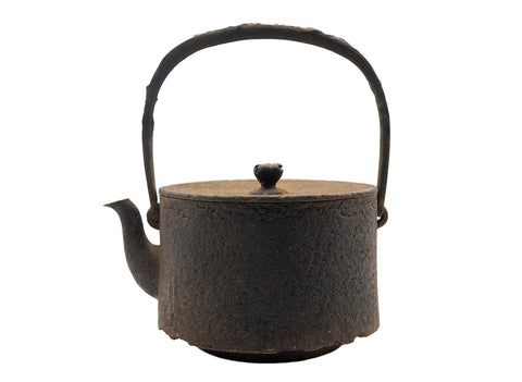 Vintage tetsubin teapot #90354
