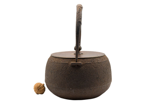 Vintage tetsubin teapot #90356