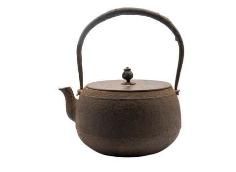 Vintage tetsubin teapot #90356