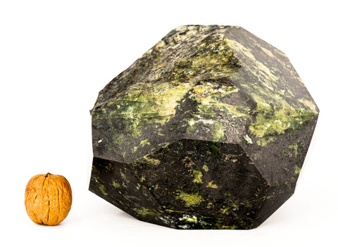 Stone stand for entourage # 31660, Hantigyrite