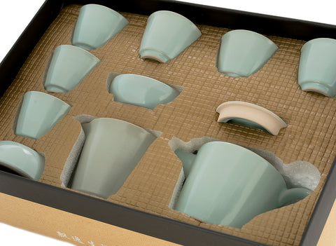 Set for tea ceremony (9 items) # 91004, porcelain: teapot 200 ml, gundaobey 200 ml, teamesh, six cups 58 ml.