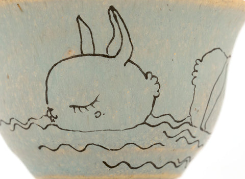 Tasse faite main Moychay # 42150, « Lapins de mer », série « Lapins ensoleillés », céramique/peinture à la main, 74 ml.